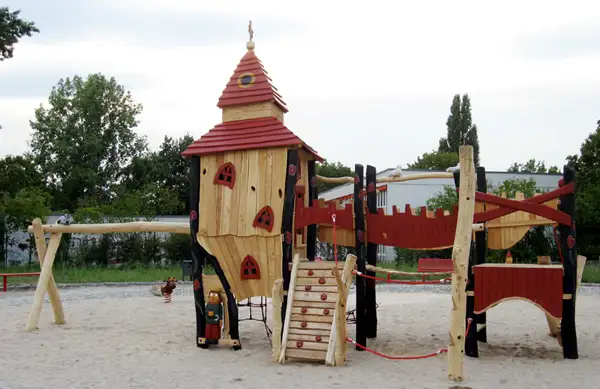 STRUCTURE DE JEUX CHÂTEAU DE LA BELLE AU BOIS DORMANT SPIELART